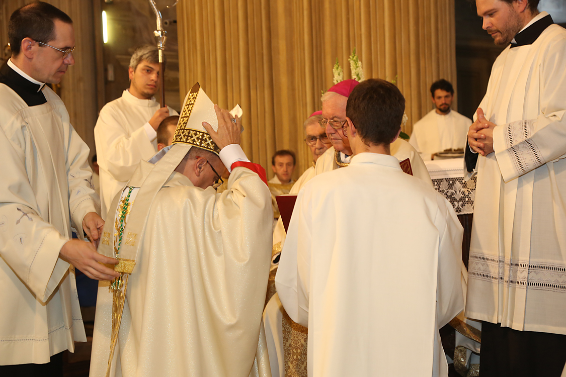 Monsignor Marco Prastaro Vescovo di Asti_268.jpg